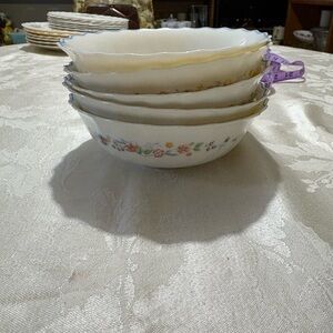 Set of 5 “Victoria” by Arcopal Bowls